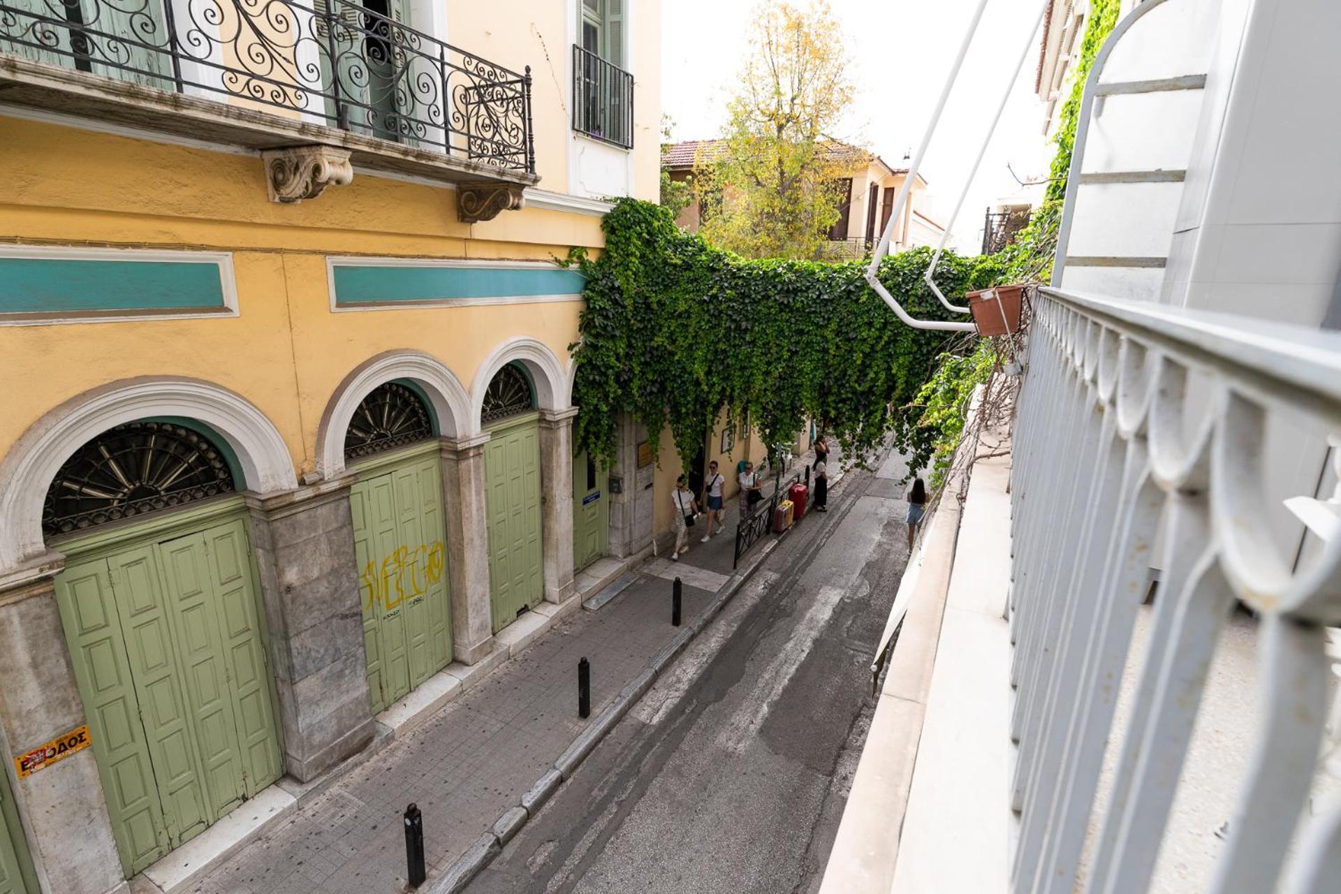 Elia Cosy Apartment In The Heart Of Athens Plaka Bagian luar foto